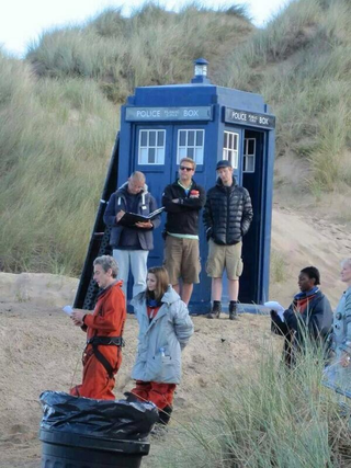 Illustration for article titled Doctor Who lands back in Wales with more set pics